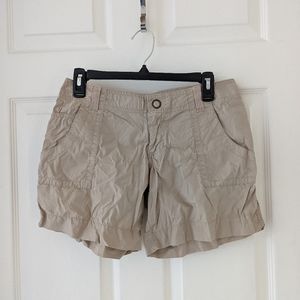 GAP khaki shorts